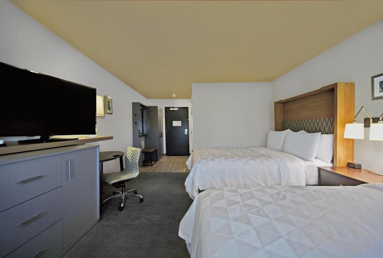 Holiday Inn Grand Rapids North - Walker, An Ihg Hotel Екстер'єр фото