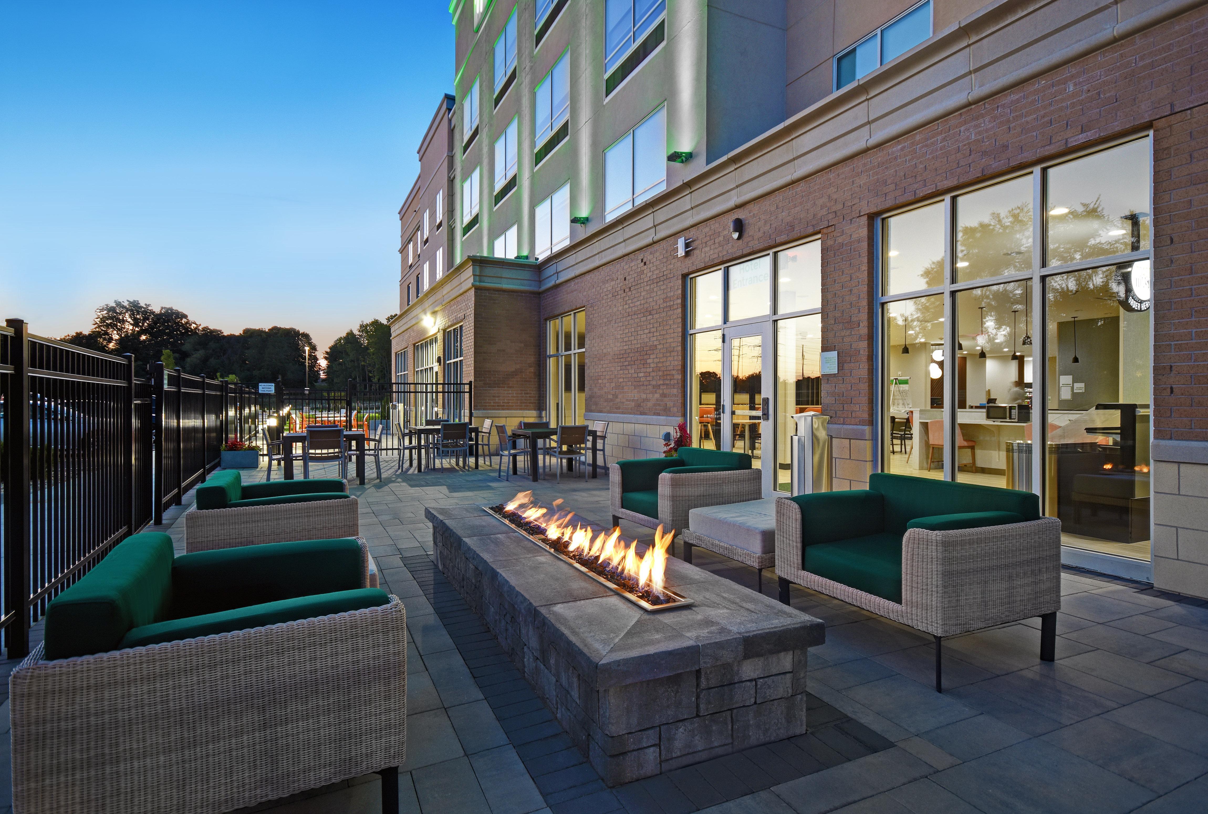 Holiday Inn Grand Rapids North - Walker, An Ihg Hotel Екстер'єр фото