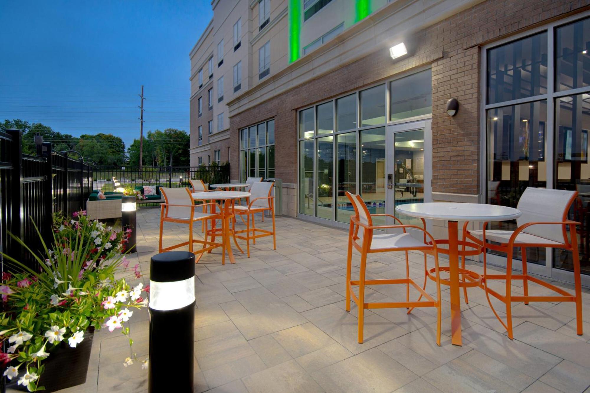 Holiday Inn Grand Rapids North - Walker, An Ihg Hotel Екстер'єр фото