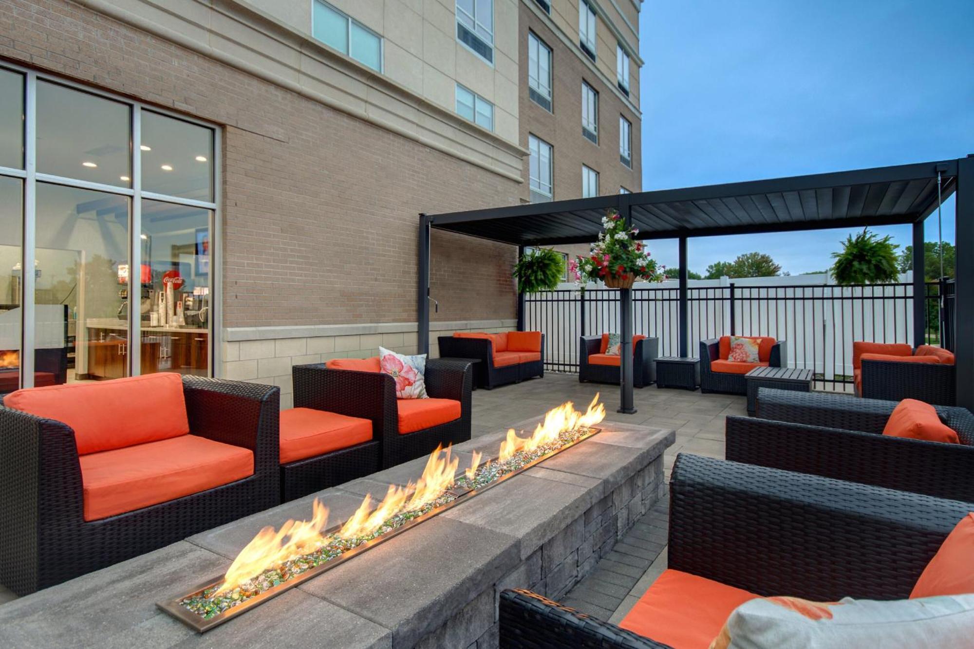 Holiday Inn Grand Rapids North - Walker, An Ihg Hotel Екстер'єр фото